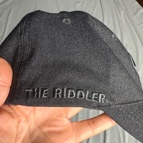 The Riddler Black Cap with Question Mark Embroidery - Picture 4 of 4